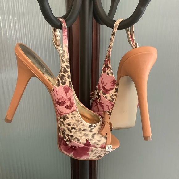 Guess platform high heels - Picture 3 of 4